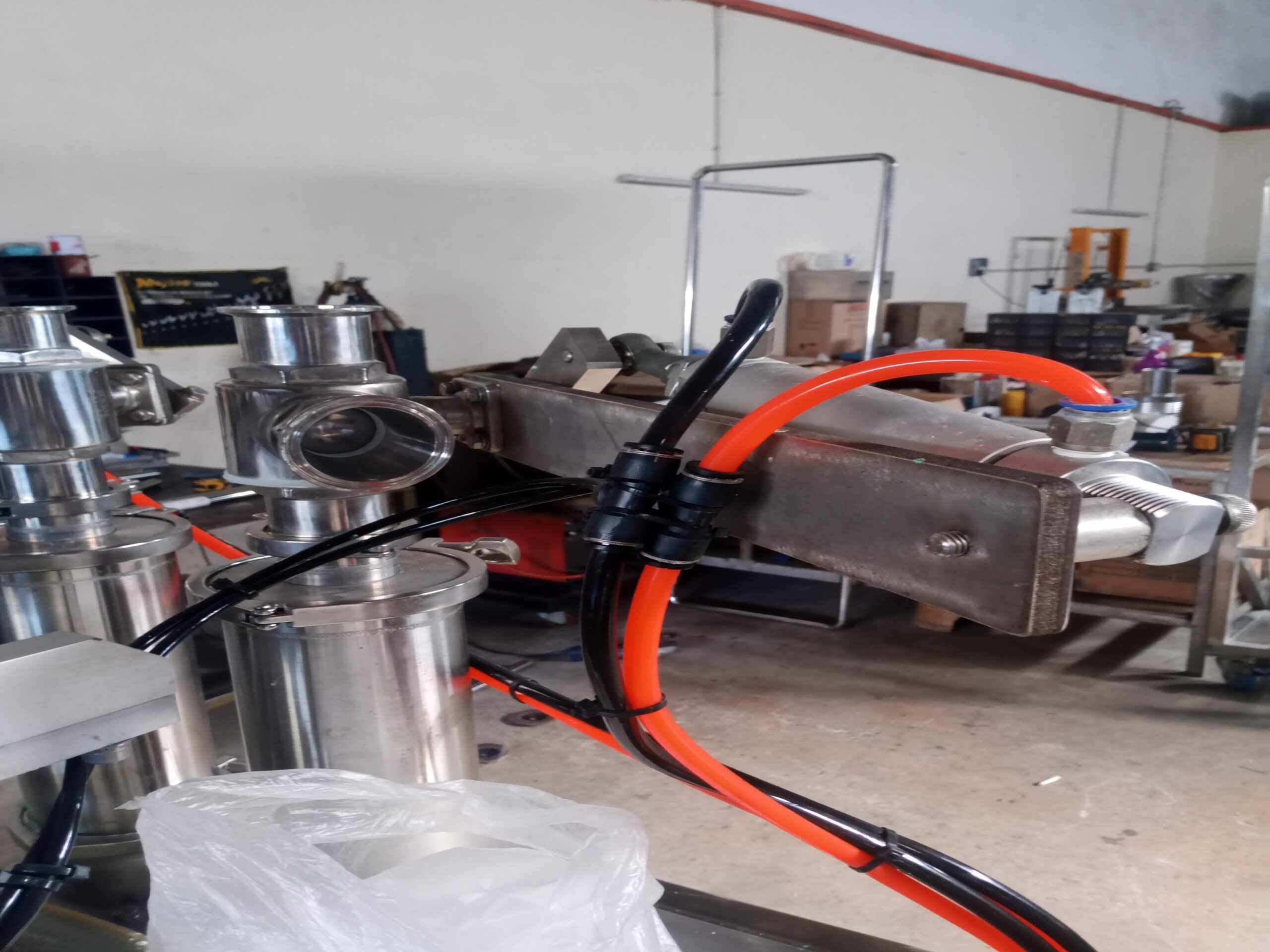 Pure Automation - Servo Piston Liquid Filling for Packaging & Printing manufacturing with automation systems